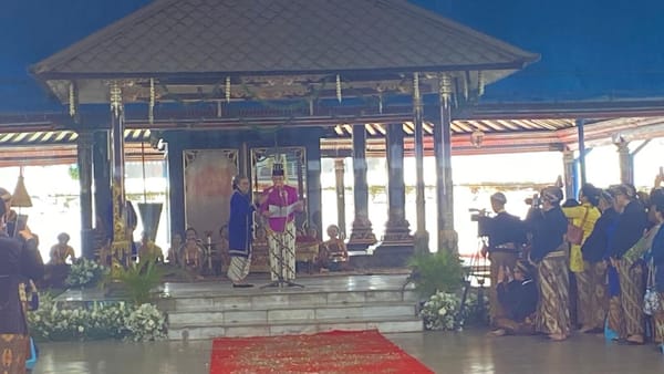 Khidmad, Prosesi Adat Jumenengan PB XIV Keraton Kasunan Surakarta