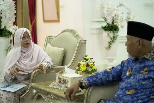 Gubernur Mahyeldi Dukung Penuh Rencana Syukuran Atas Penetapan Rahmah El Yunusiyah Sebagai Pahlawan Nasional