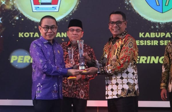 Pemkab Pesisir Selatan Raih Juara 2 Anugerah Keterbukaan Informasi Publik Sumbar 2025