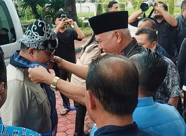 Sambut Kedatangan Menteri Ekraf, Gubernur Mahyeldi Tegaskan Komitmen Sumbar untuk Penguatan Ekonomi Kreatif Nasional