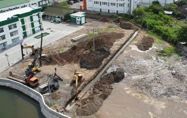 Sodetan Darurat Kaligawe  Alirkan Banjir  Semarang - Demak  ke Kolam Retensi
