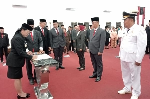 61 Pejabat dilantik  oleh Bupati Karolin Tekankan Integritas dan Semangat Melayani
