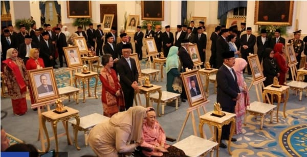 Pada Peringatan Hari  Pahlawan,Presiden Prabowo Anugerahkan 10 Gelar Pahlawan Nasional