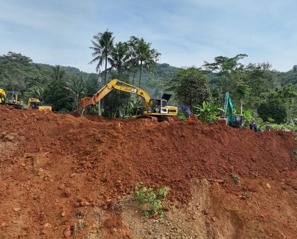 Bantuan Alat Berat Telah Dikirim Untuk  Mendukung Penanganan Longsor di Banjarnegara