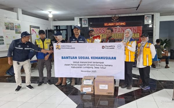 Kementerian PU Salurkan Bantuan Sosial Bagi Pengungsi Erupsi Gunung Semeru Lumajang