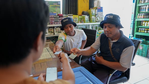 Suka Cita Petani, Presiden Prabowo Turunkan Harga Pupuk 20%