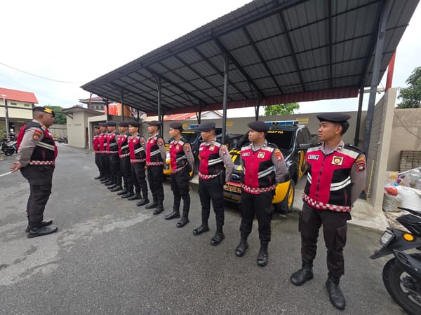 Sat Samapta Polres Karimun Patroli Jalan Kaki Wujudkan Kamtibmas Aman Dan Kondusif Di Kab. Karimun