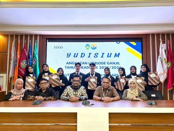 Yudisium Angkatan Pertama Politeknik Kesehatan Megarezky (Polimerz) Makassar Berlangsung Hikmat dan Bersejarah