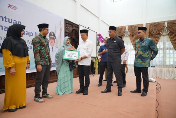 880 Guru Ngaji Tradisional di Pontianak Terima Bantuan Operasional