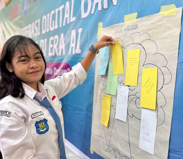 Indosat dan Fojekha Ajak Pelajar Pontianak Pahami AI Lewat Program “GenSi”