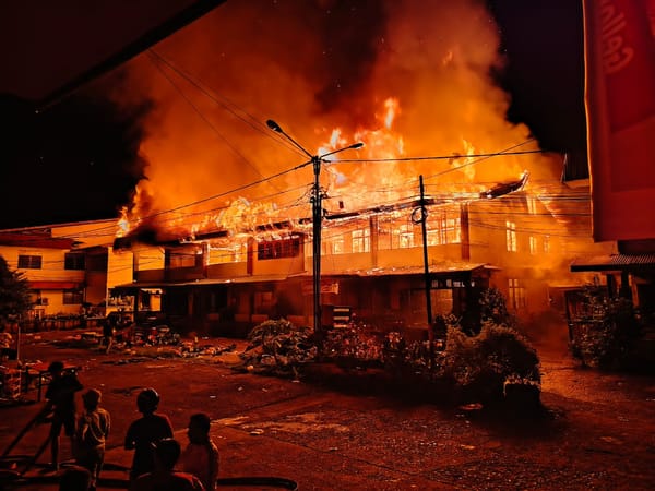 12 Ruko Rata dengan Tanah: Putussibau Utara Dilanda Malam Penuh Kepanikan