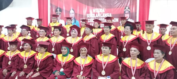 Wisuda Sekolah Lansia BKL CERIA, Wali Kota Ambon: Orang Tua Harus Bahagia di Hari Tua