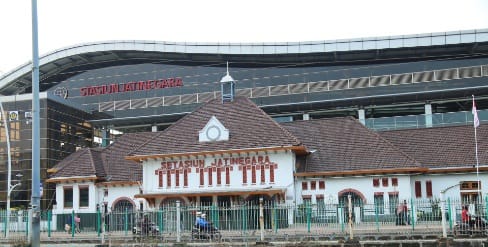 KAI Daop 1 Jkt , 12 Kereta Jarak Jauh Berhenti di Stasiun Jatinegara Imbas Reuni 212 di Monas