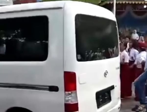 Tragis Mobil MBG Tabrak Siswa dan Guru SDN 01 Kalibaru, Jakarta Utara