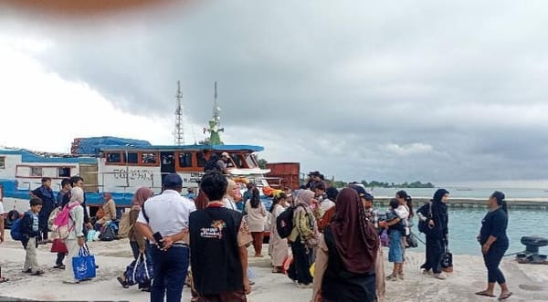 Karya Bakti Pramuka Nataru, Bantu Kelancaran Wisata di Pulau Pari