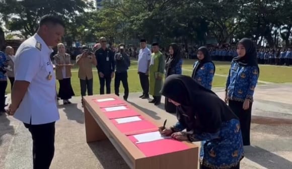 Dipenghujung Tahun, 4.917 PPPK Paruh Waktu Bantaeng Terima SK