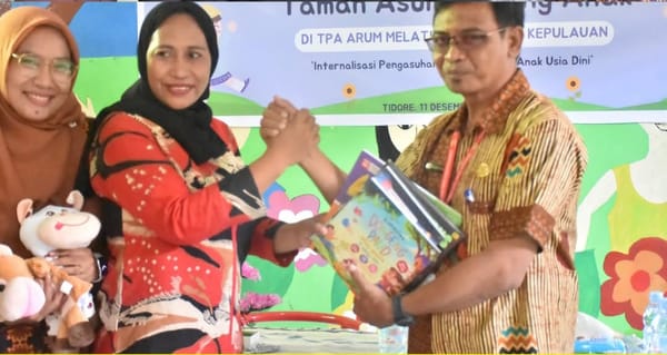 BKKBN Maluku Utara Serahkan Bantuan Fasilitas Belajar Kepada TPA Arum Melati Tidore