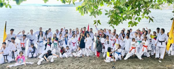 Ratusan Karateka LEMKARI Maluku Utara Ikut Gashuku di Pantai Tidore