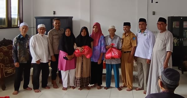 BKM At-Taqwa Ternate Berbagi Sembako Untuk Warga Kurang Mampu