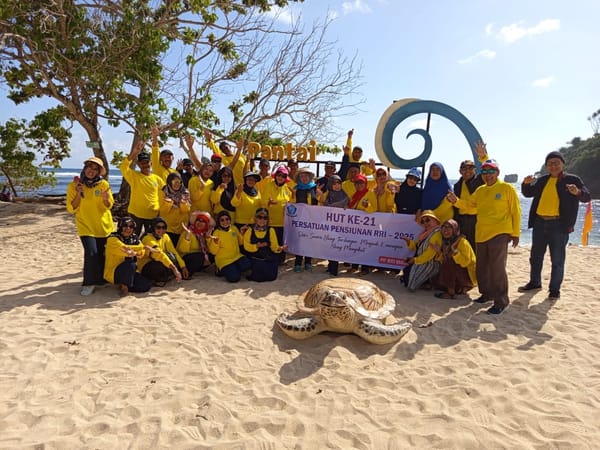 PP RRI Malang Rayakan HUT ke-21 di Tanjung Penyu: Persaudaraan yang Tak Pernah Pensiun