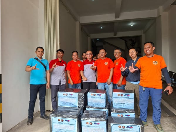 Solidaritas Tanpa Batas: JSB PWI Malang Raya dan JNE Gerak Cepat Bantu Korban Banjir Sumatera