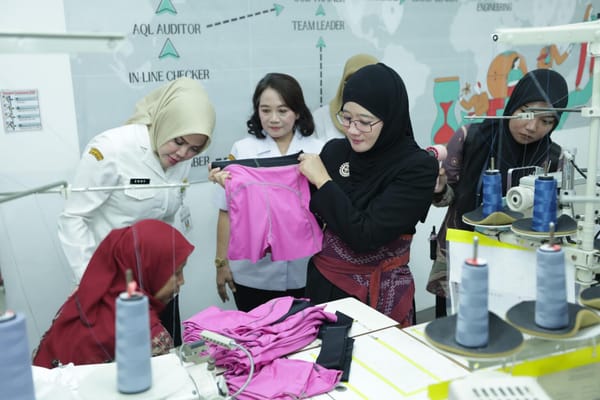 Nawal Yasin Perkuat Industri Batik Dengan Regenerasi Pengrajin