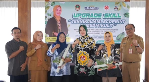 Perajin di Kabupaten Madiun Ikuti Pelatihan Ecoprint di Media Kulit