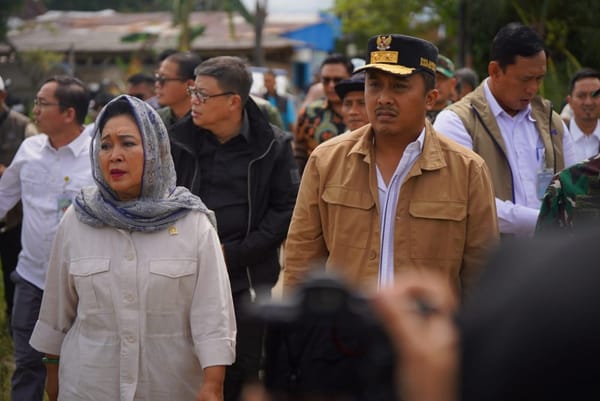 Wagub Vasko Ungkap Krisis Air Bersih Pasca Banjir Bandang saat Dampingi Titiek Soeharto ke Padang