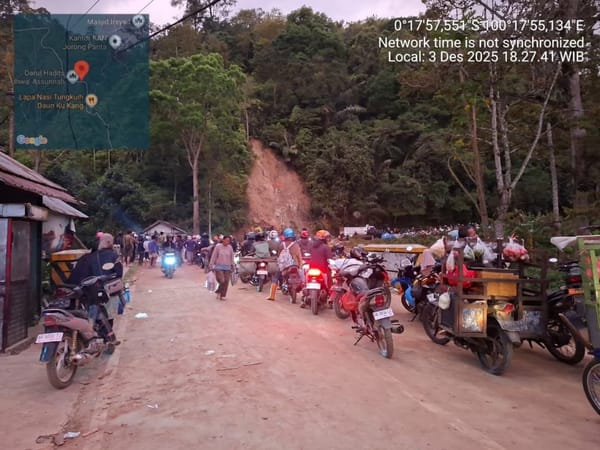 Akses Jalan Maninjau–Bukittinggi Pulih Bertahap, Pemkab Agam dan Masyarakat Gotong Royong Bersihkan Jalur