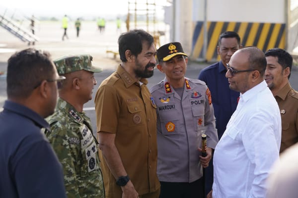 Gubernur dan Wagub Aceh Lepas Kepulangan Presiden Prabowo di Bandara SIM