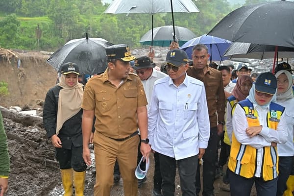 Wagub Vasko Dampingi Menteri PU Tinjau Kerusakan Infrastruktur Pascabencana di Sumbar