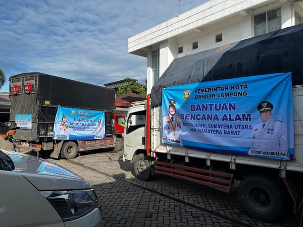 Pemko Bandar Lampung Antarkan Bantuan untuk Korban Bencana Kota Padang