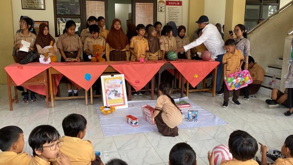 Donasi Mainan Jadi Pilihan Siswa SD Negri Bromantakan Surakarta Untuk Korban Bencana Banjir