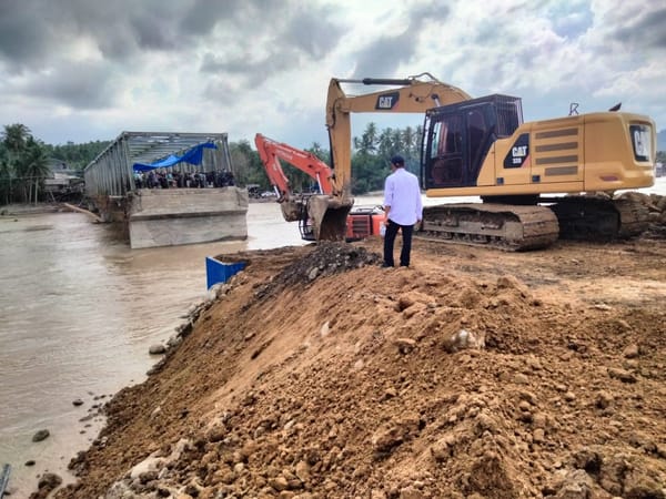 Ruas Utama Daerah Terdampak Bencana Terus Ditangani Agar  Segera Bisa Dilalui