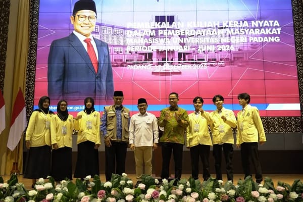 Menko Muhaimin Iskandar Lepas Ribuan Mahasiswa UNP KKN ke Wilayah Terdampak Bencana di Sumbar