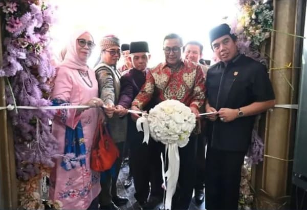 Wako Bukittinggi Ramlan Nurmatias Resmikan Gedung Baru Kantor PT BPRS Jam Gadang