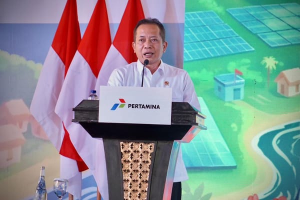 Sinergi Kemenkop dan Pertamina Launching Percontohan PLTS, Listrik Bagi Koperasi Nelayan Di Pulau Sembur