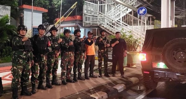 Patroli gabungan TNI - Polri - Satpol PP Sisir Wilayah Jakarta Timur