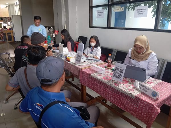BNN Kota Depok Periksa Narkoba Pengemudi Bus di Terminal Jatijajar Jelang Nataru