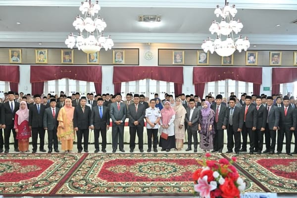 Sekdaprov Sumbar Lantik 119 Pejabat Administrator dan Pengawas, Tekankan Birokrasi Bersih dan Kinerja Berdampak