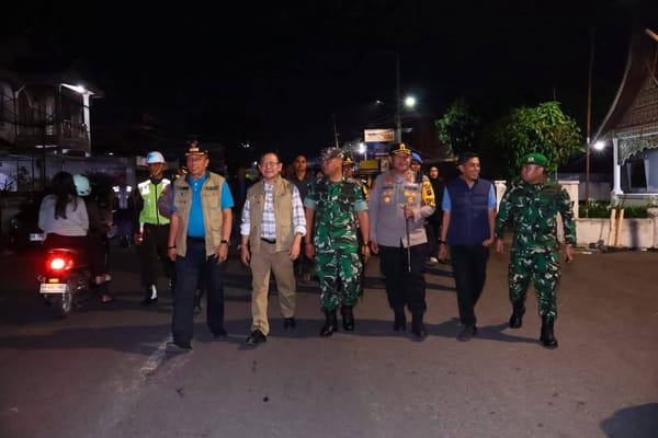 Wako Zulmaeta Tinjau Misa Natal di Gereja St. Fidelis, Imbau Warga Tak Gunakan Petasan, Kembang Api, dan Trompet Sambut Tahun Baru