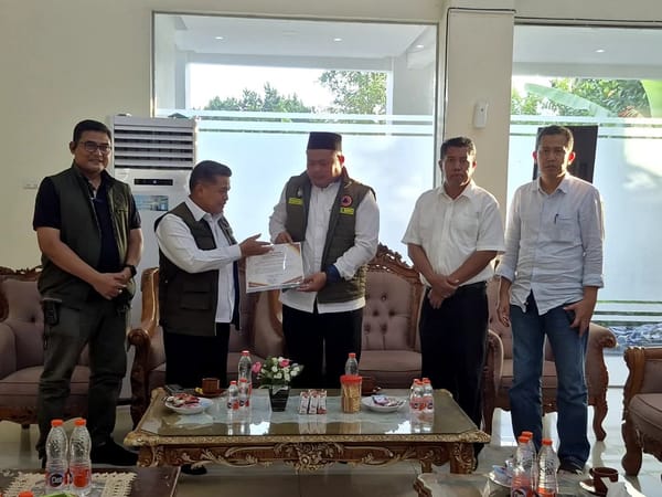 Bupati Agam Terima Kunjungan Wakil Bupati Bungo di Posko Utama Tanggap Darurat