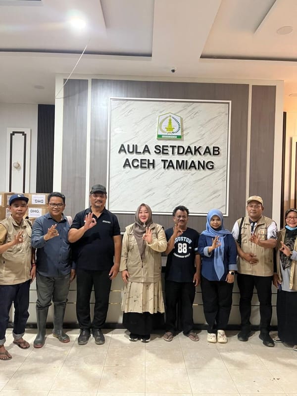 Masyarakat beserta Pemkab Aceh Tamiang Sambut Haru dan Apresiasi Bantuan Bencana Alam dari PGRI Bengkalis
