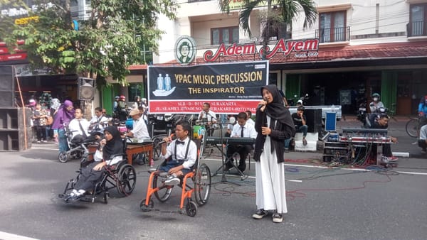 Kelompok Musik Anak Berkebutuhan Khusus YPAC, Siap Hibur Pengunjung Car Free Night Solo Malam Tahun Baru