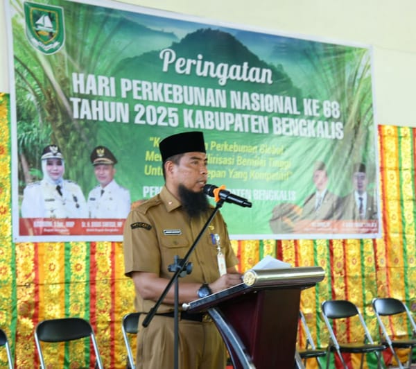 Salurkan 110 Paket Sembako, Peringati HPN Ke- 68: Bupati Bengkalis Dorong Transformasi Hilirisasi