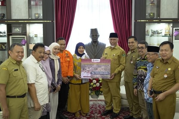 Gubernur Mahyeldi Terima Bantuan Rp500 Juta dari Pemkot Makassar untuk Korban Bencana Sumbar