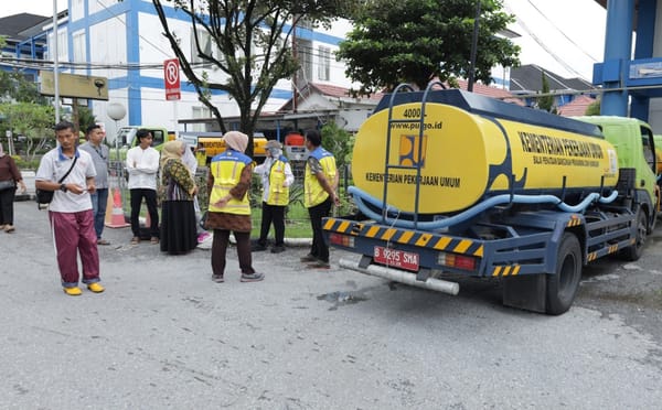 Kementerian PU Distribusikan Sarana Air Bersih dan Sanitasi bagi Warga Terdampak