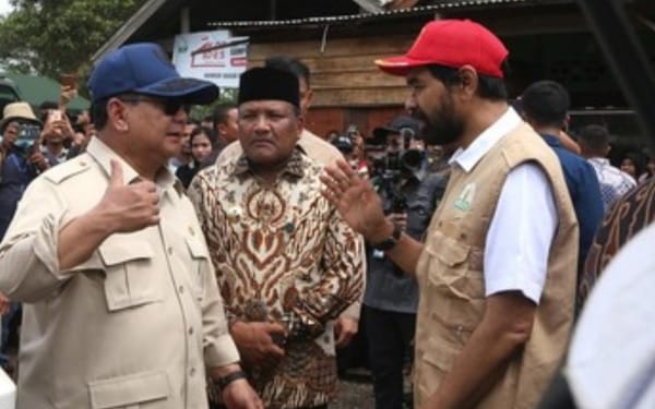 Prabowo Minta Mendagri Copot Bupati Aceh Selatan Umrah saat Bencana