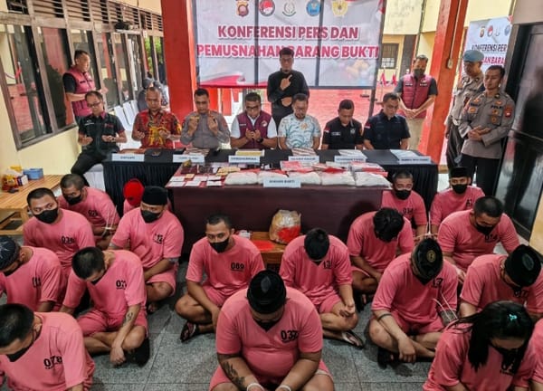 Nyaris Merusak Satu Kota, 8 Kilogram Sabu Digagalkan Polda Kalbar