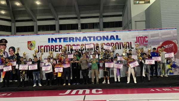 MBSR UNEJ Dominasi International Jember Marching Competition dan Piala Bung Karno